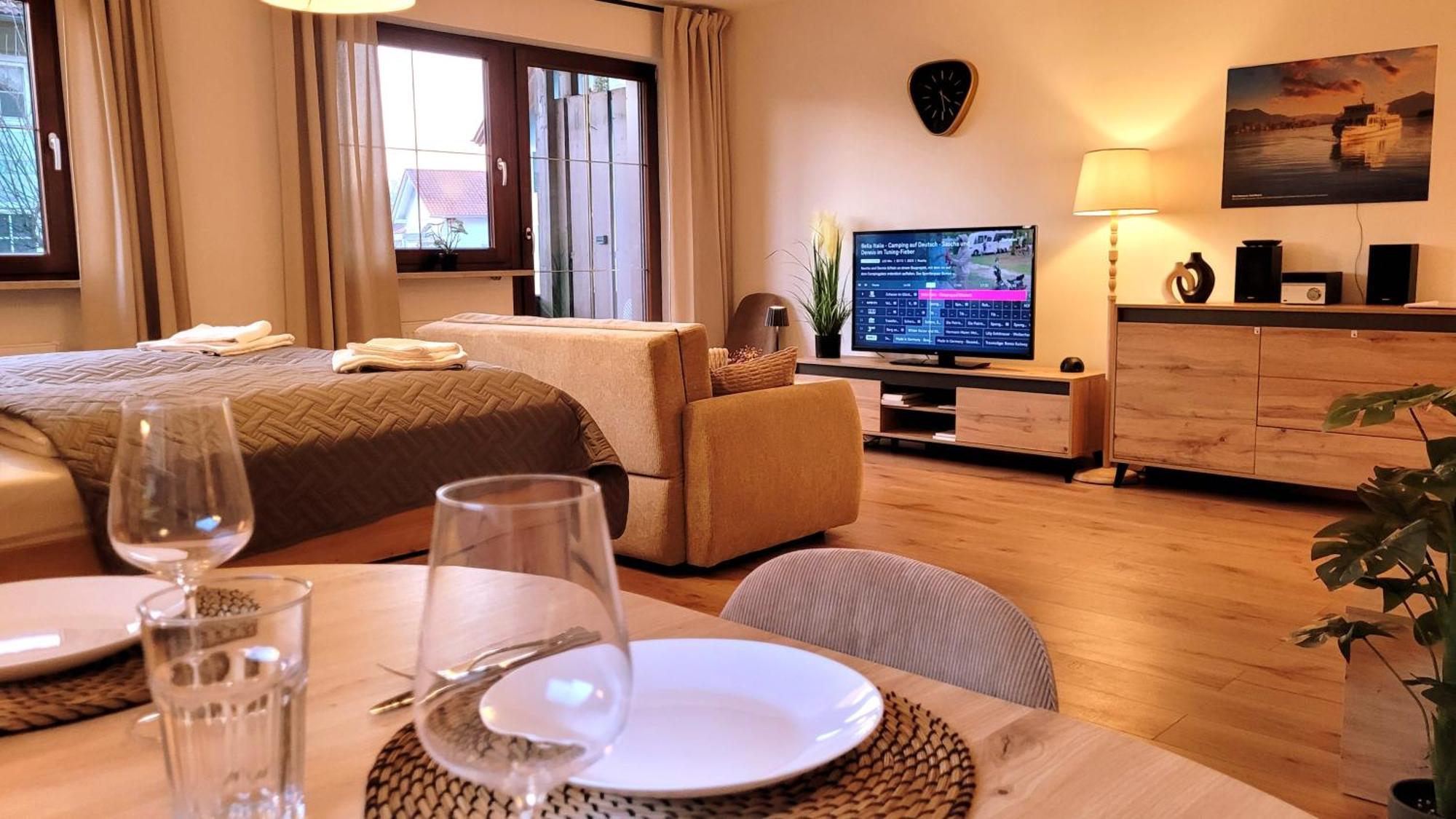 Madison Homes 50 Qm In Mit Balkon, Bergblick, Parkplatz, Zentral Gelegen * Prien am Chiemsee